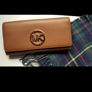 Michael Kors Fulton Leather Wallet